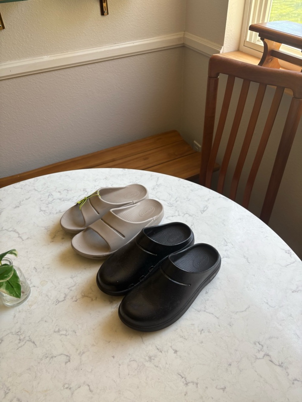 OOFOS 2 Pairs Lightweight Slip-On Clogs - Black and Taupe
